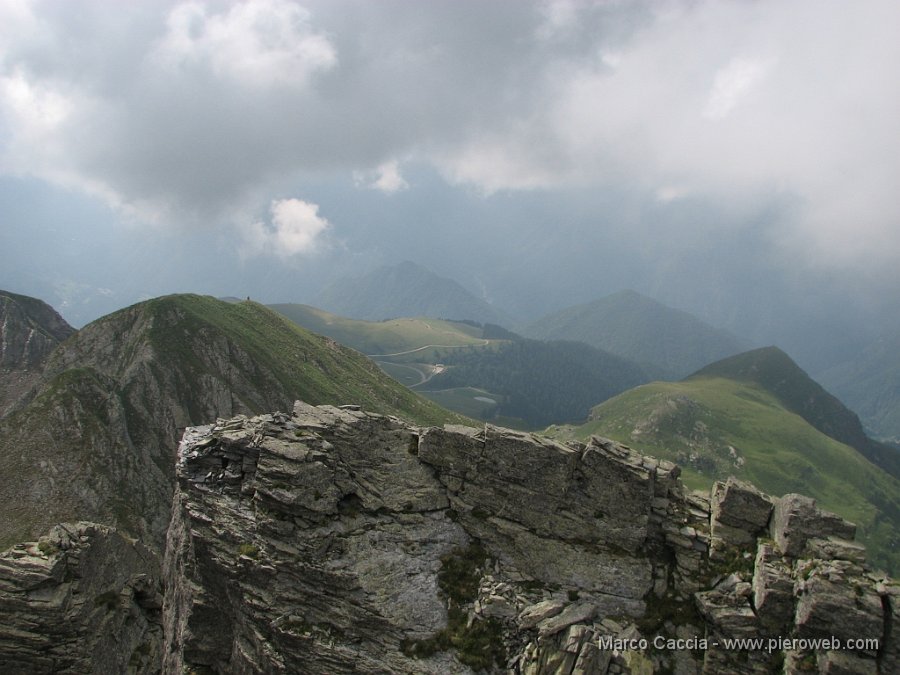 12_Vista sui Piani dell'Avaro.JPG